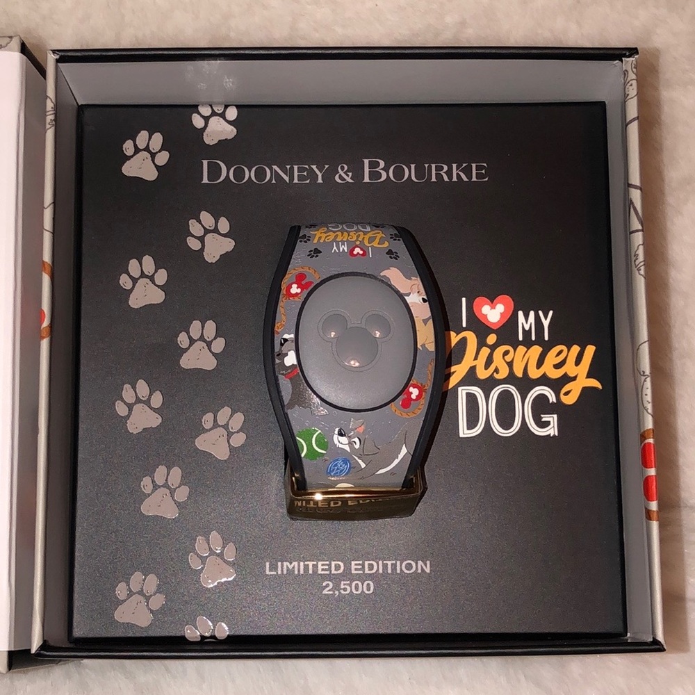 Disney Dooney & Bourke I Love My Dog Magic Band - Picture 1 of 8